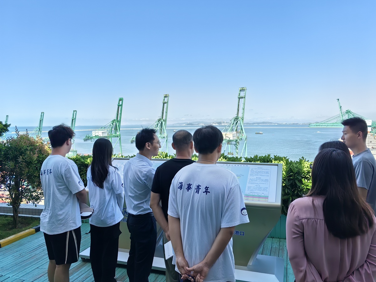 04参观汕头招商港口观景平台.jpg 04参观汕头招商港口观景平台.jpg