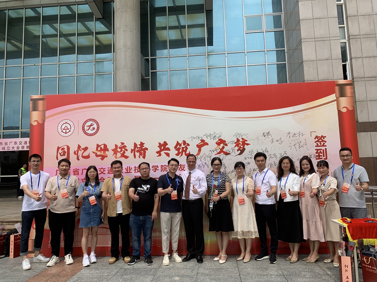 座谈2.jpg 座谈2.jpg