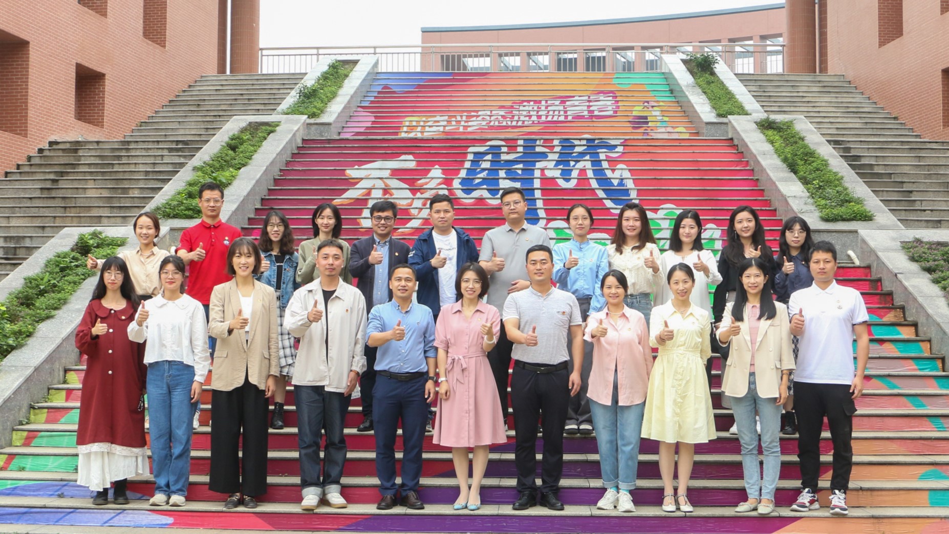 黄新豪 (1).jpg 黄新豪 (1).jpg