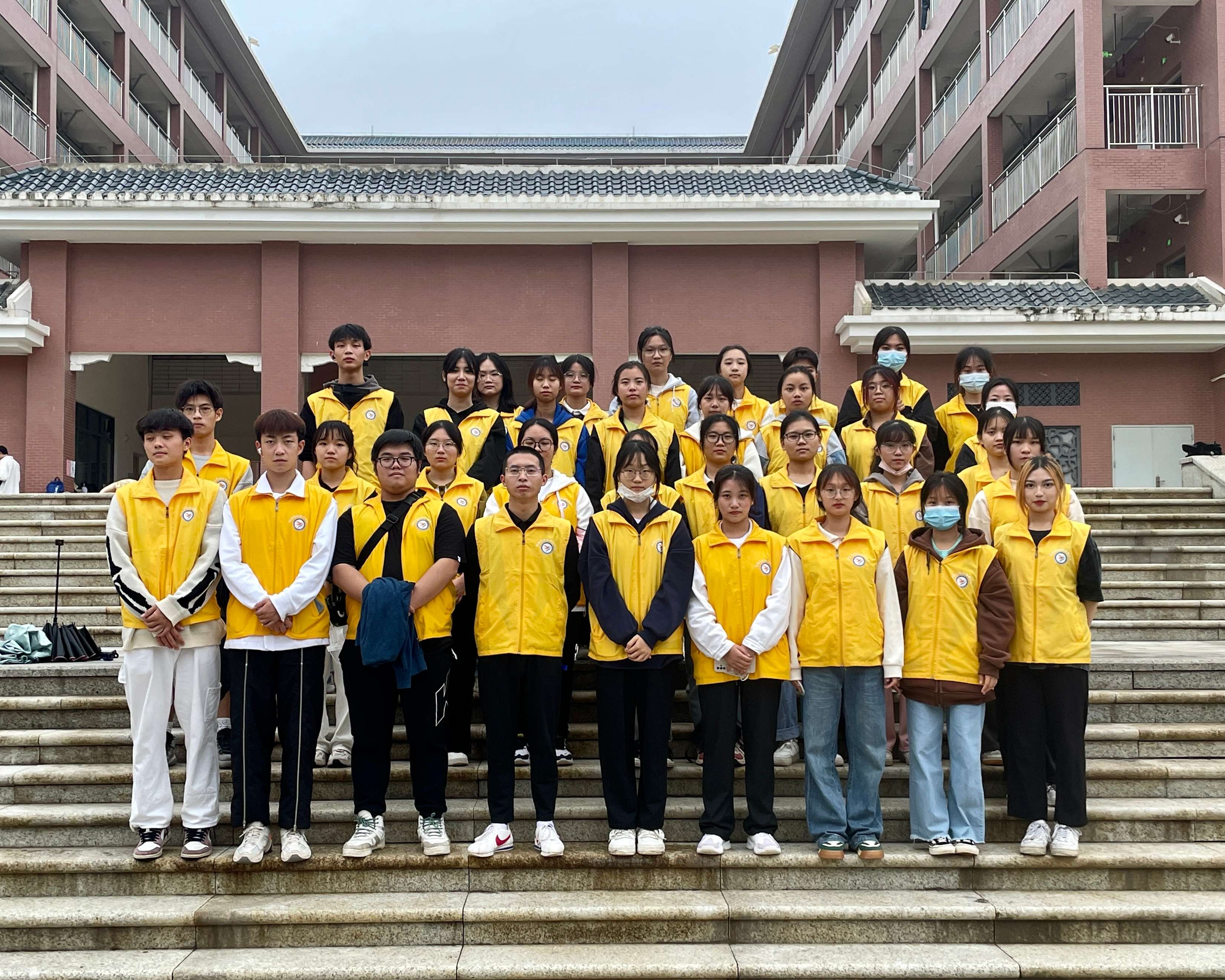 清远市创文志愿服务活动(打扫校园1)(1).jpg 清远市创文志愿服务活动(打扫校园1)(1).jpg