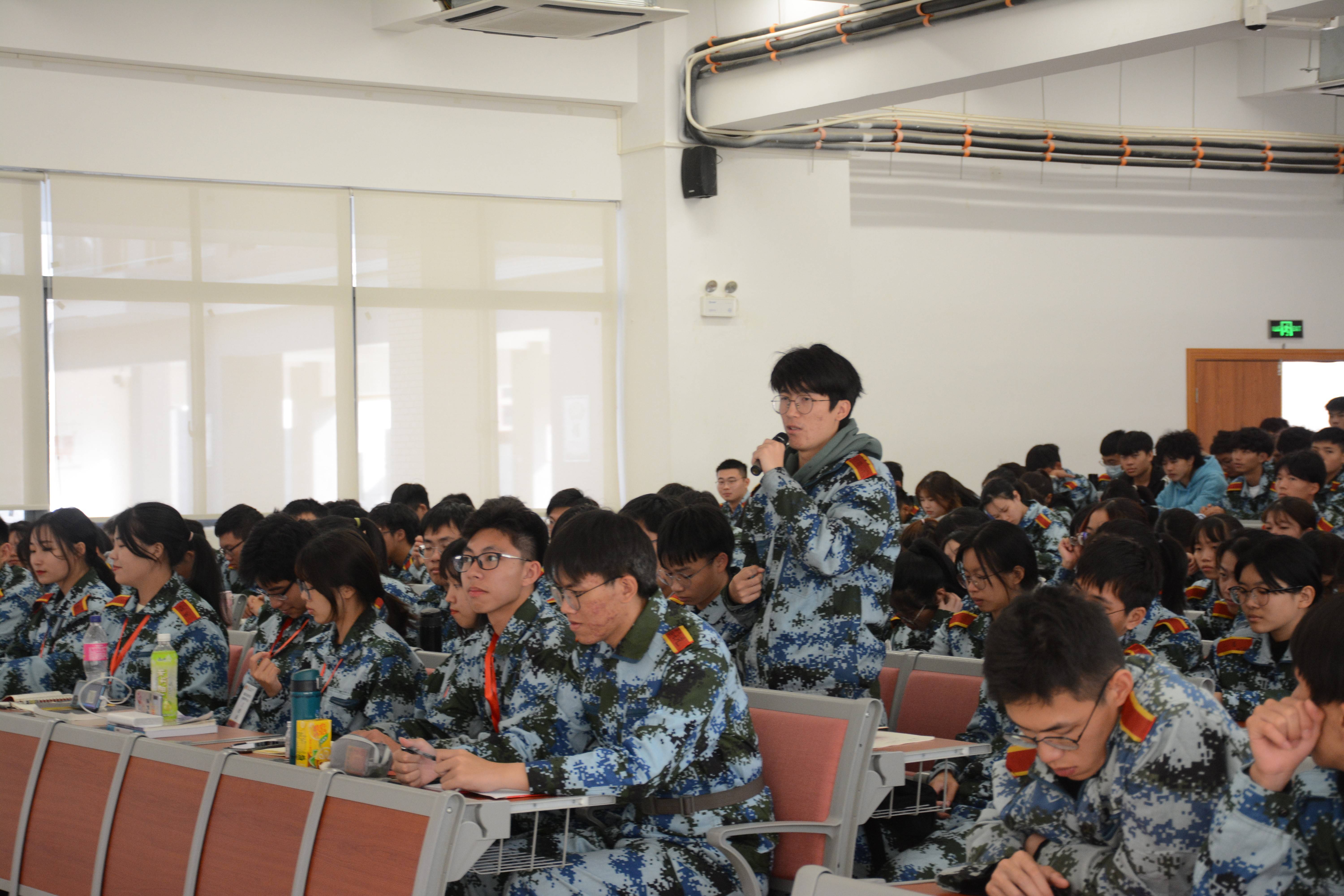 图片4(1).jpg 图片4(1).jpg