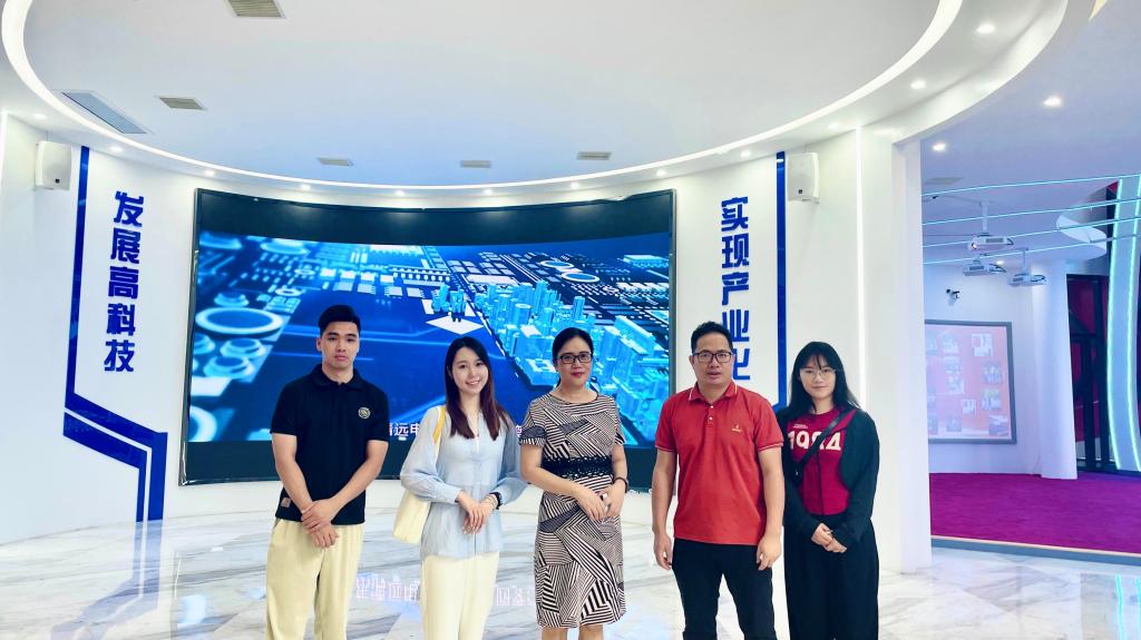 p1学院代表5人合照.jpg p1学院代表5人合照.jpg